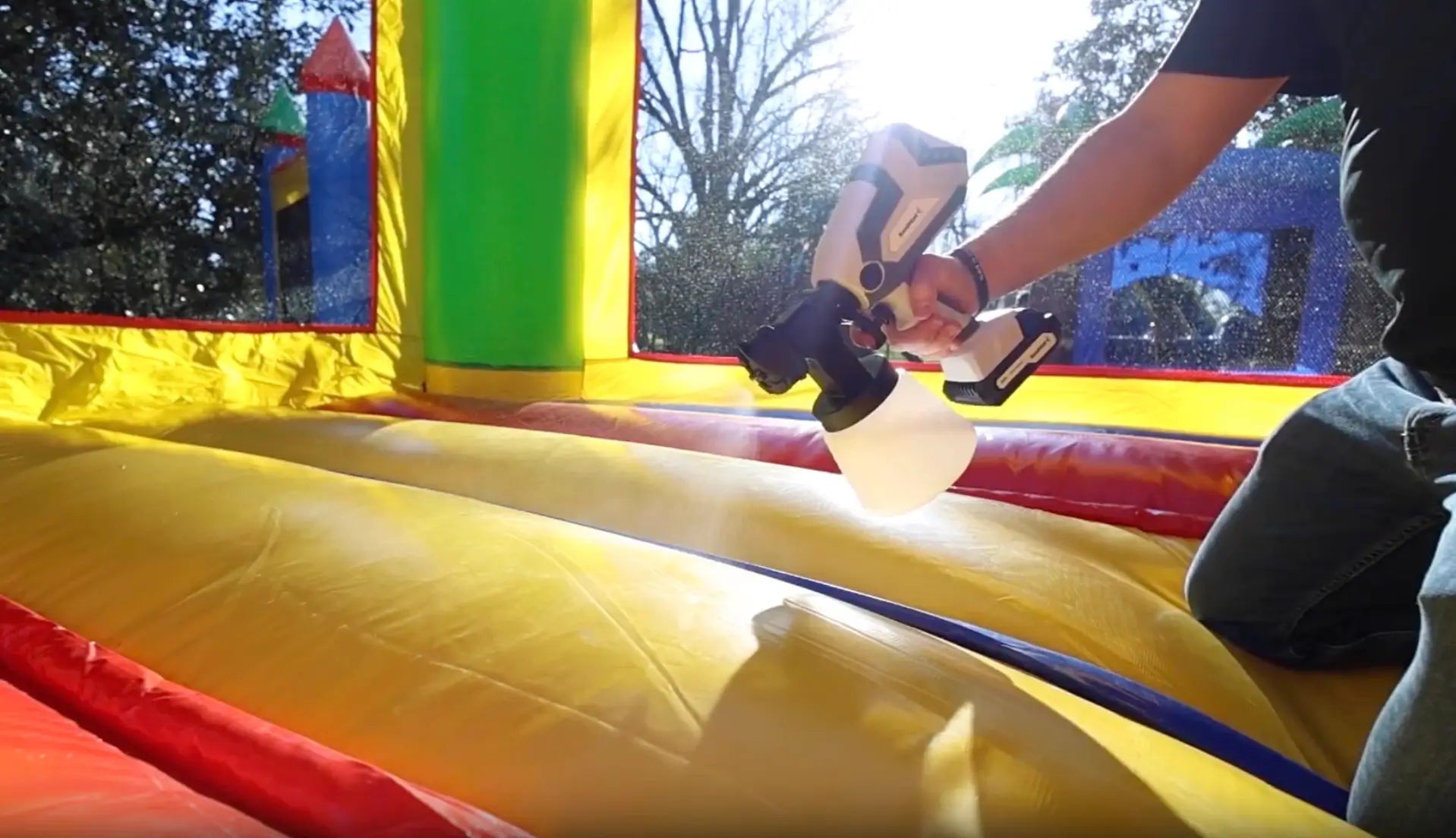 Load video: Mid TN Bounce House - Clean is Key